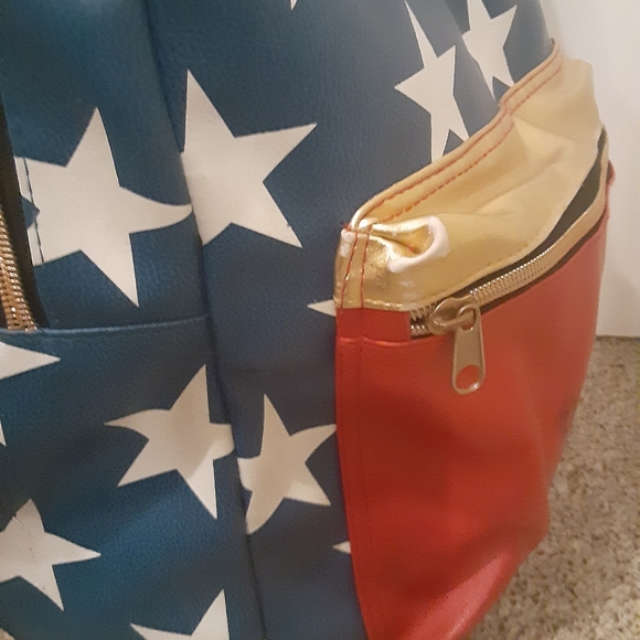 DC Comics Wonder Woman Backpack - Picture 5 of 9